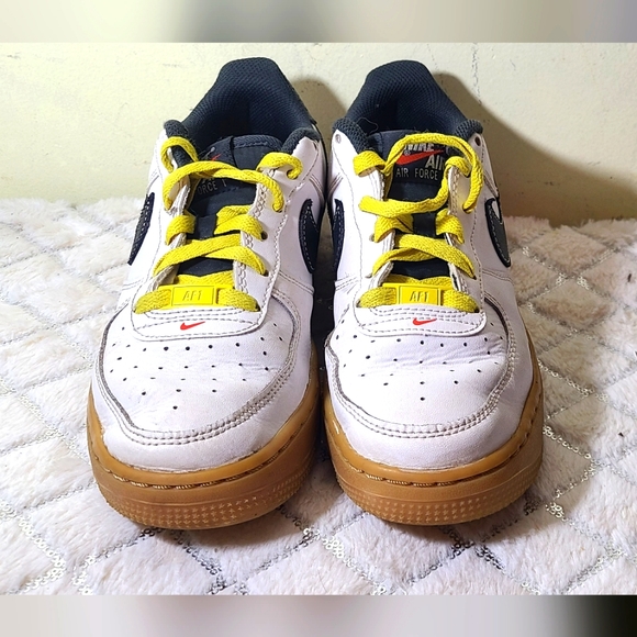 Nike Air Force 1 LV8 Go The extra Smile Size 5 Youth - Picture 2 of 6